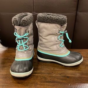 Sorel YOOT PAC SNOW BOOT girl’s size 3